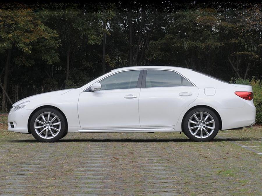  Toyota Mark X Premium 2009 года  (фото 3 из 8)